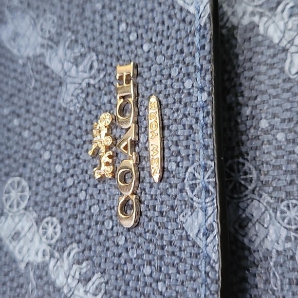 NWT Coach Horse 🐎 and Buggy Blue snapped pouch with keychain and hook - Picture 6 of 8